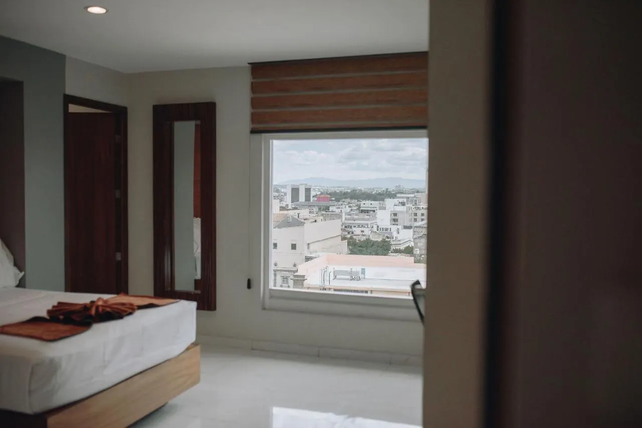 Hotel Dali Plaza Ejecutivo Гвадалахара
