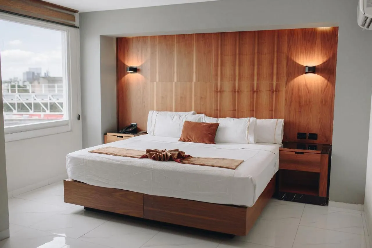 Hotel Dali Plaza Ejecutivo Гвадалахара