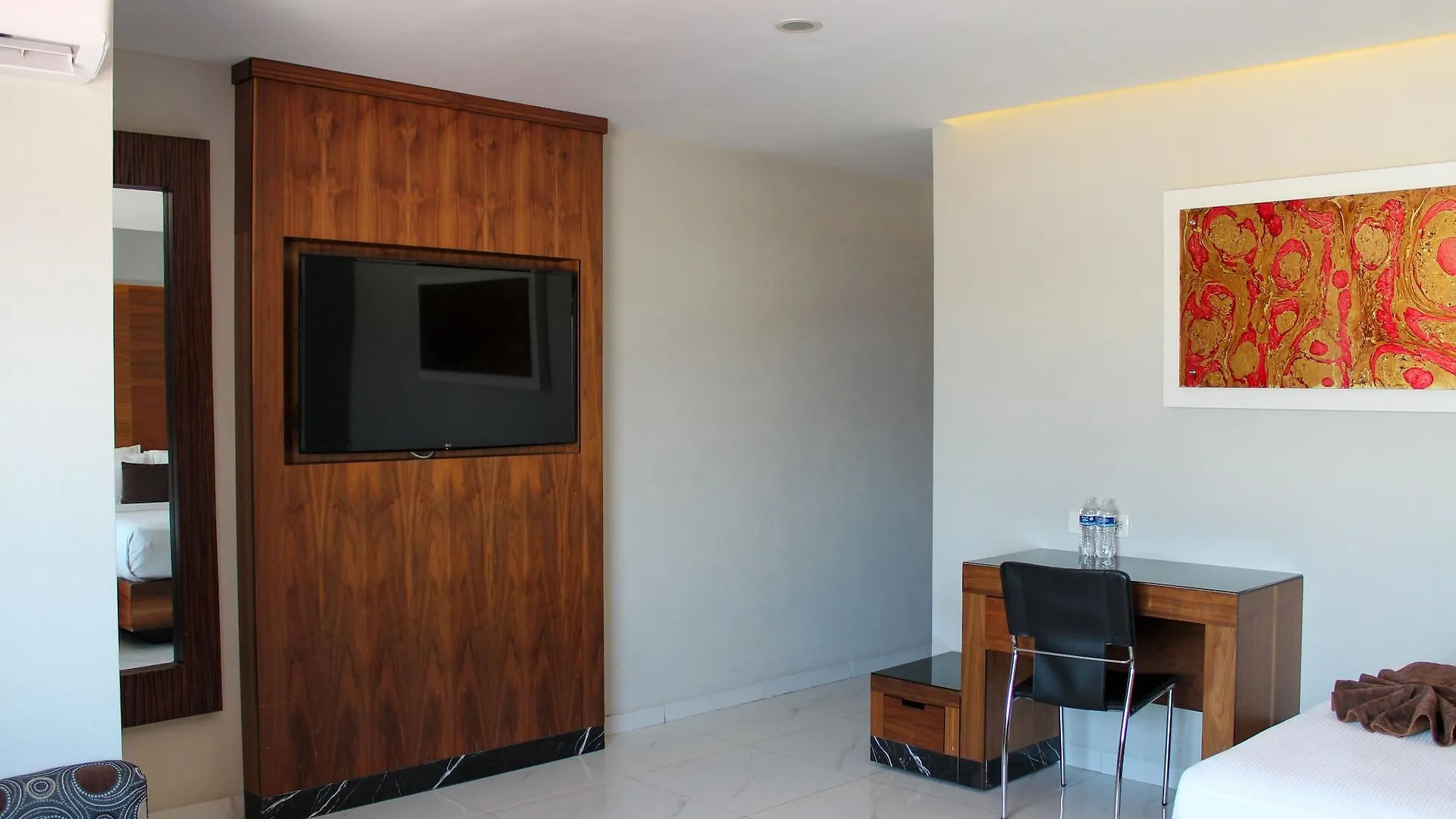 ****  Hotel Dali Plaza Ejecutivo Гвадалахара Мексика