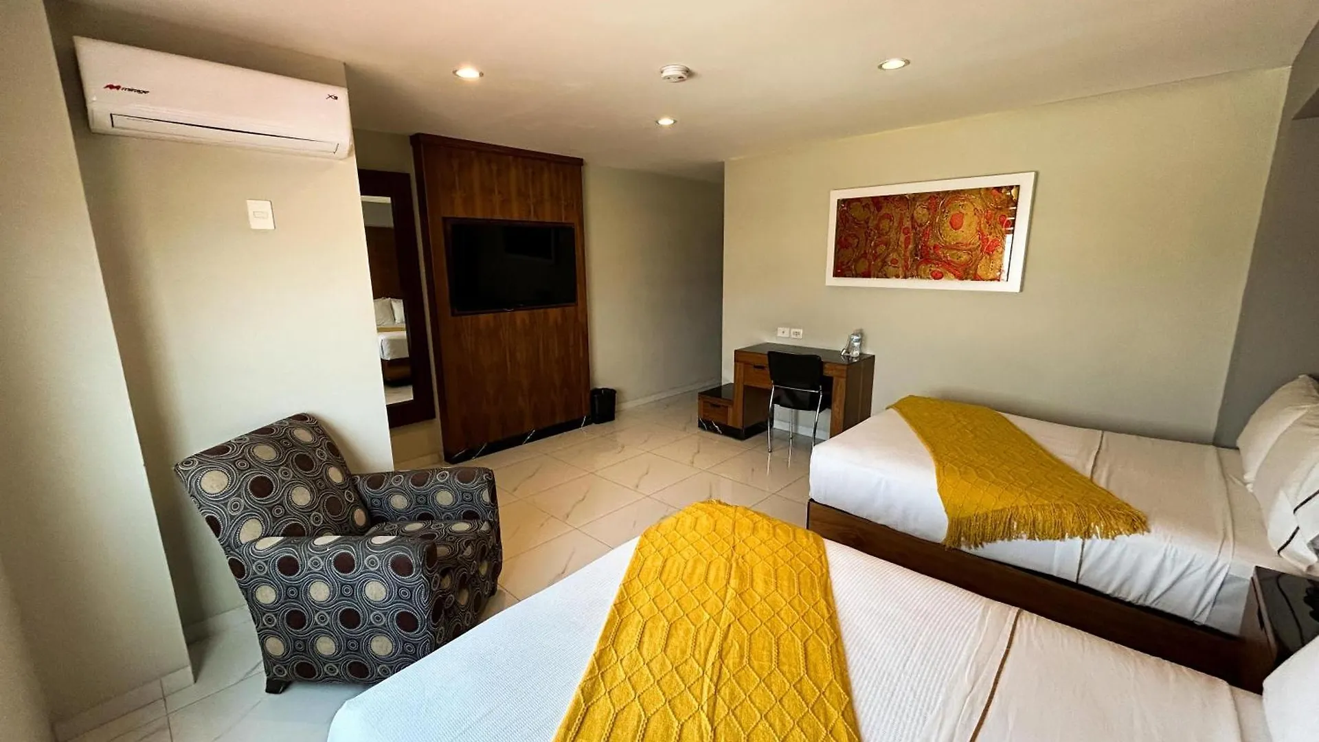 Hotel Dali Plaza Ejecutivo Гвадалахара 4*,  Мексика